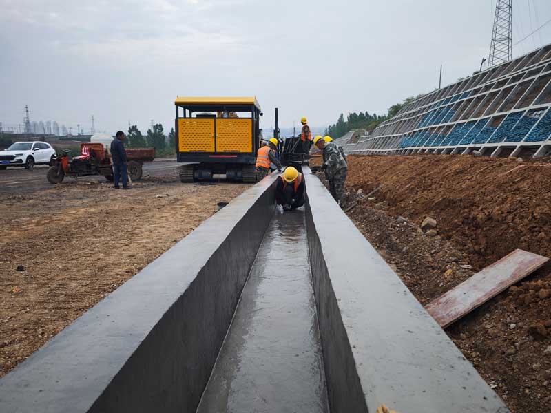 山西晋阳高速施工现??！ 智慧化滑模施工